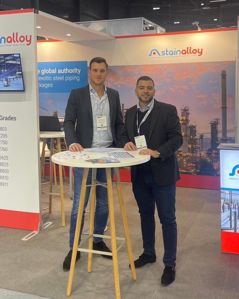 Beursstand met bezetting staand